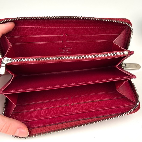 LOUIS VUITTON Grenade Epi Leather Zippy Wallet - Picture 5 of 10